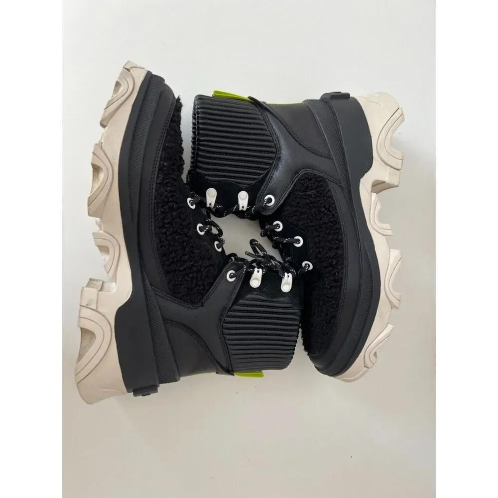 Sorel Brex Cozy Lace Waterproof boot. Size 8.5